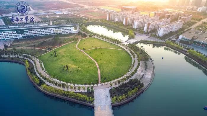南昌工学院：10大学院、数千教职工的高效协作如何做到？
