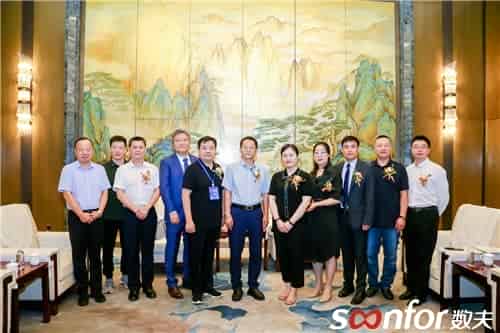 第六届家居产业供给侧创新与发展峰会成功举办 数夫软件专家为您解答家具信息化趋势