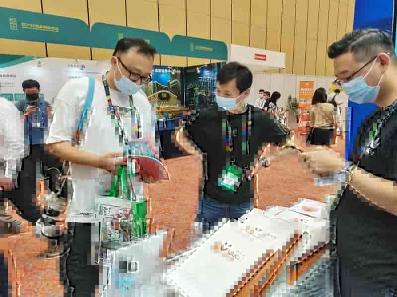 悠络客亮相2022中国连锁餐饮峰会，以黑科技助力餐饮企业高质量发展